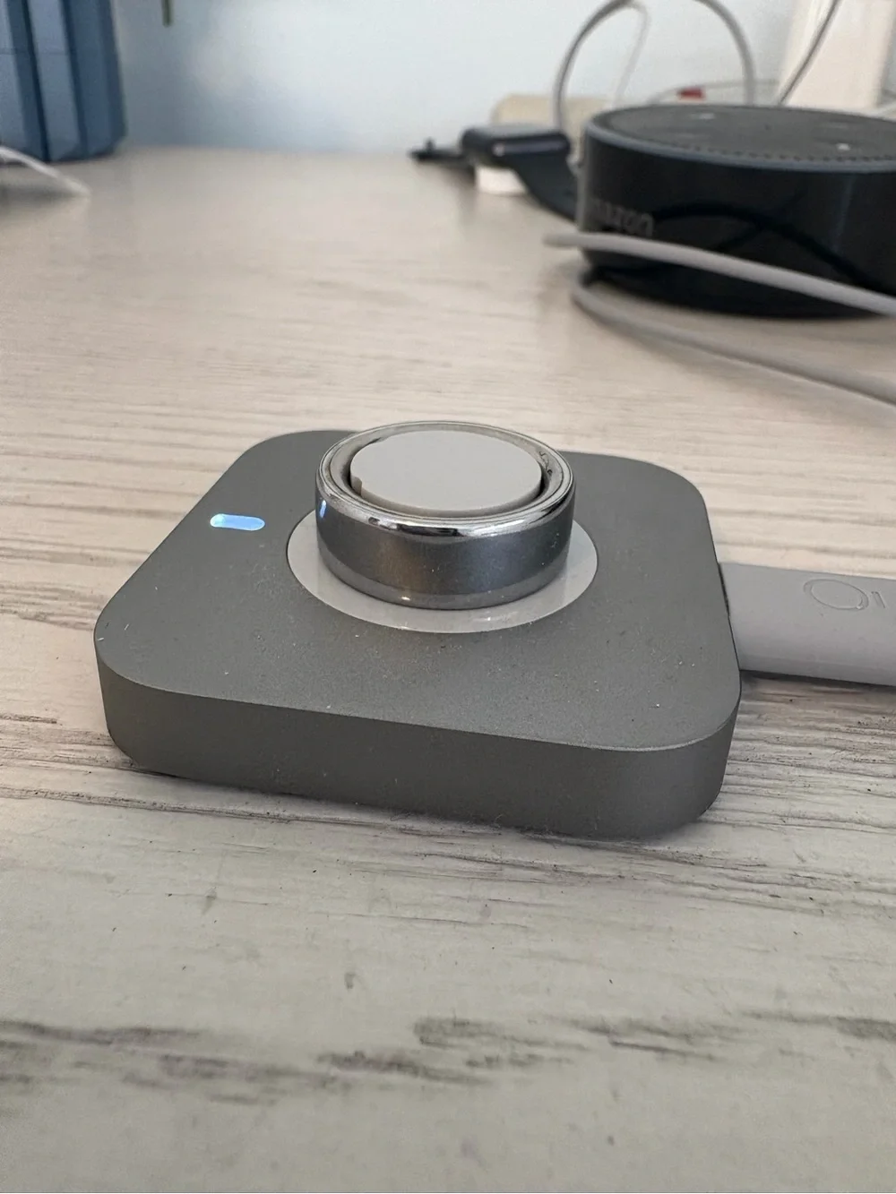 Oura Ring 4 in Silver Metal Finish